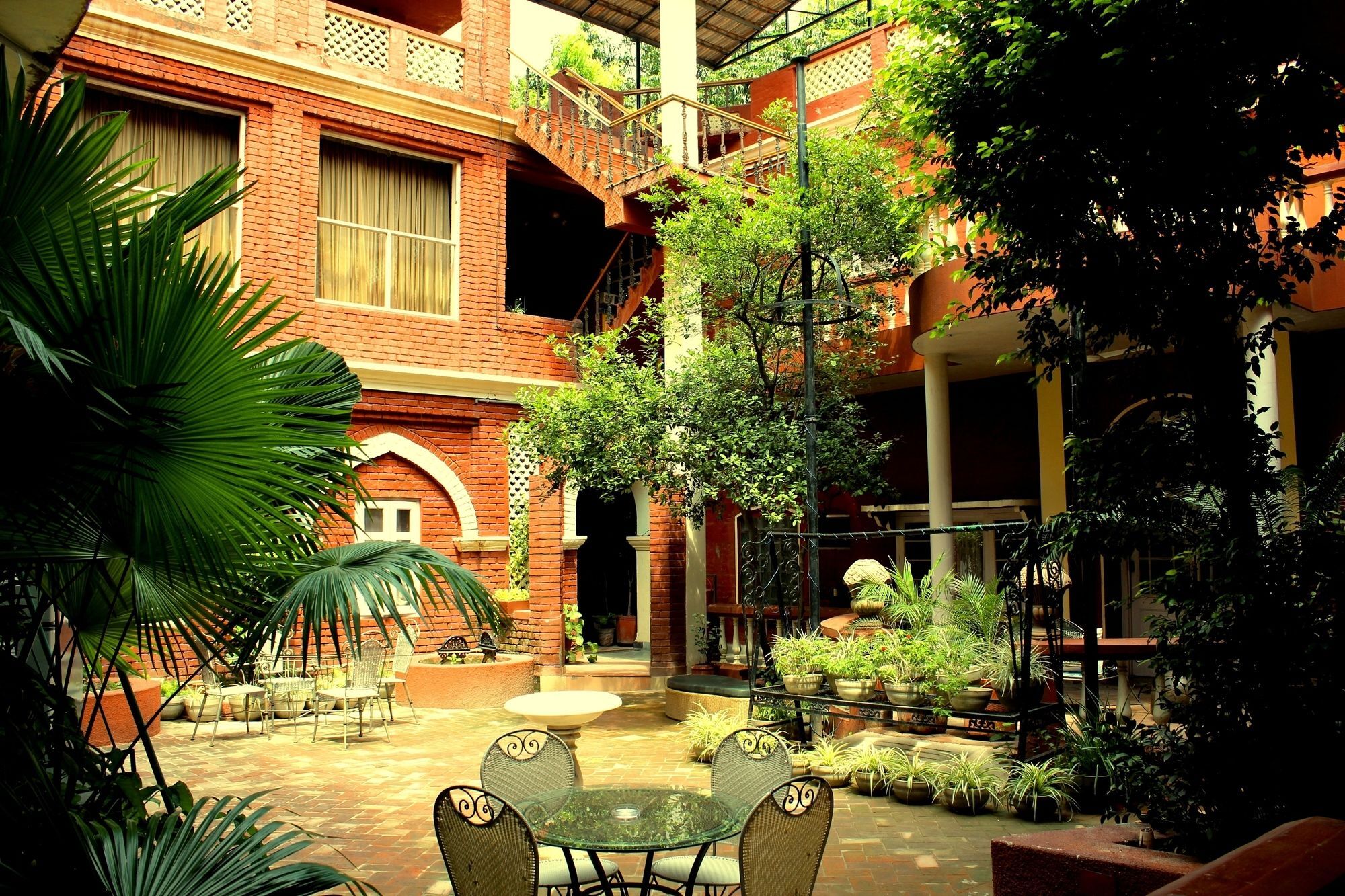 Ranjit'S Svaasa Amritsar Hotel Bagian luar foto